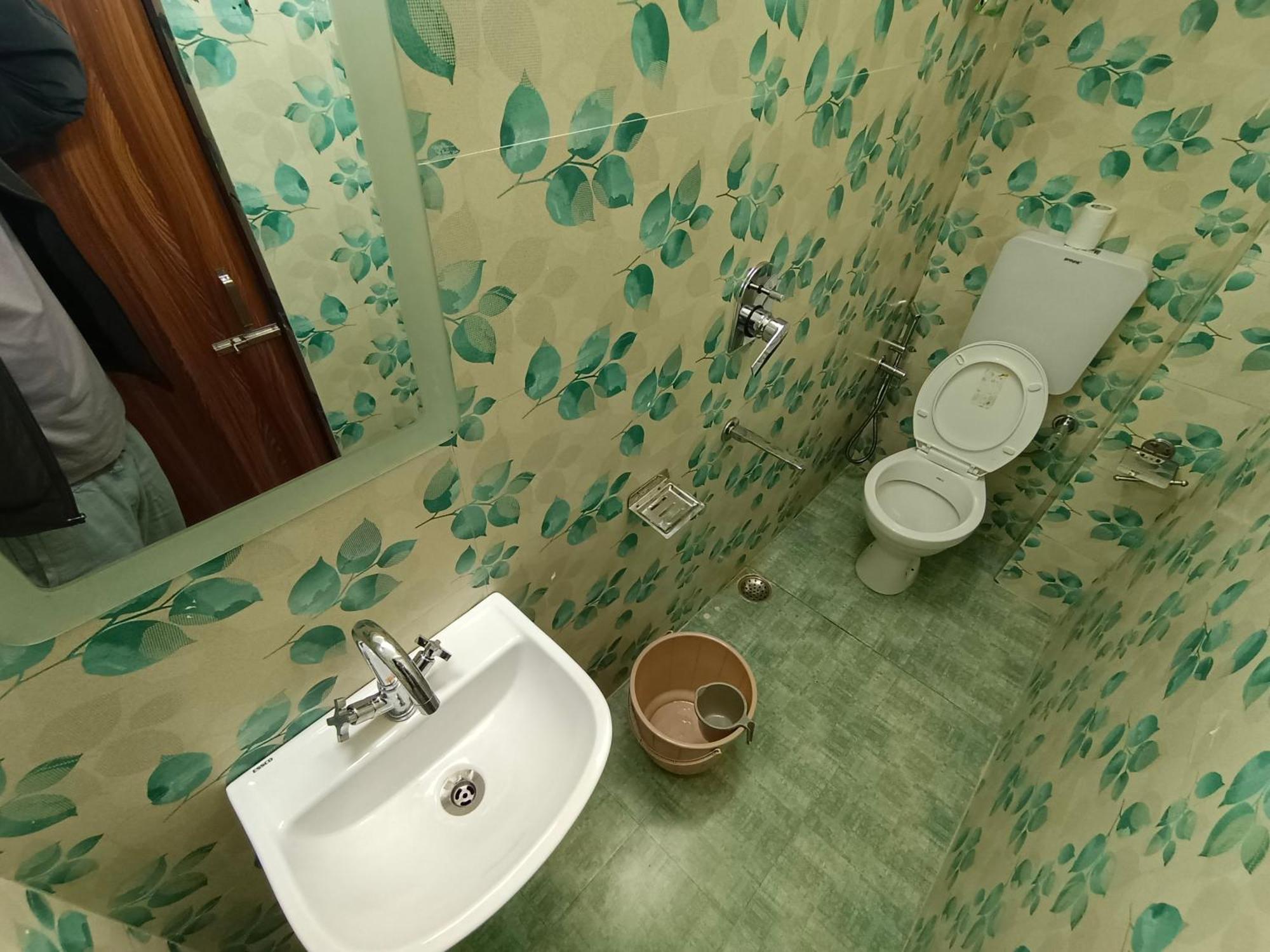 Shillong Perk Guest House Buitenkant foto